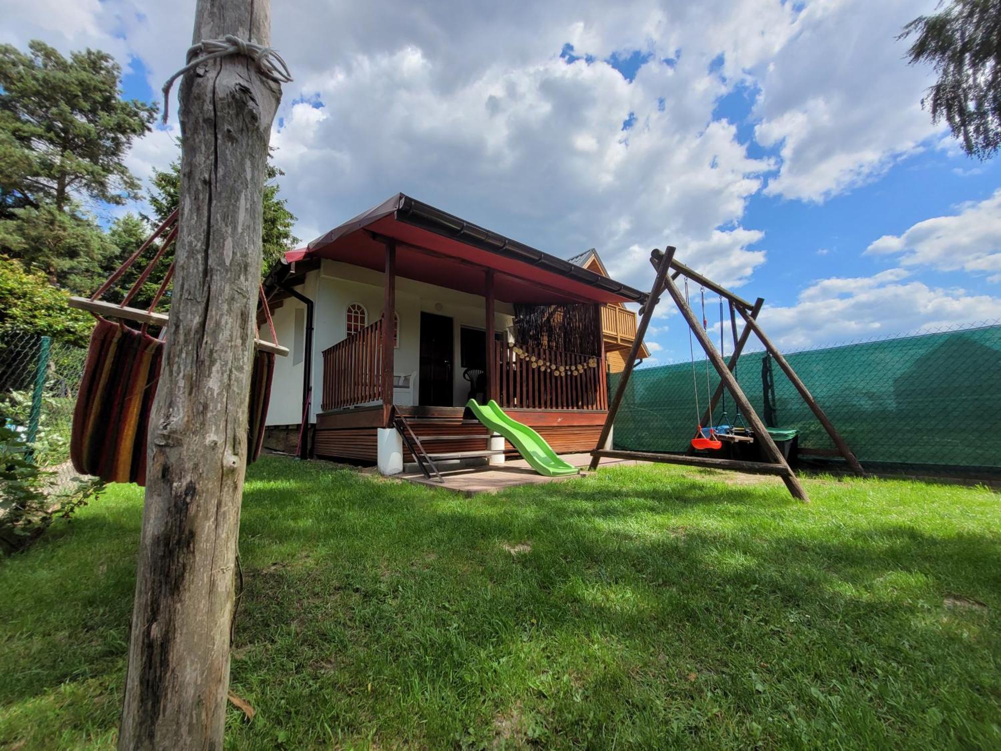 Domek Nad Jeziorem Przy Lini Brzegowej Gorowychy, Pomorze Exterior foto